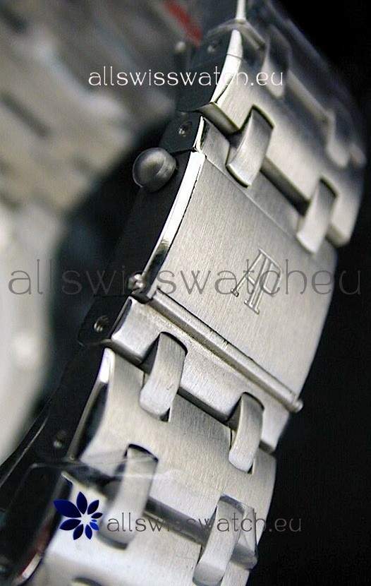 Audemars Piguet Royal Offshore in White Safari Dial - Secs hand 9 O Clock Replica 4