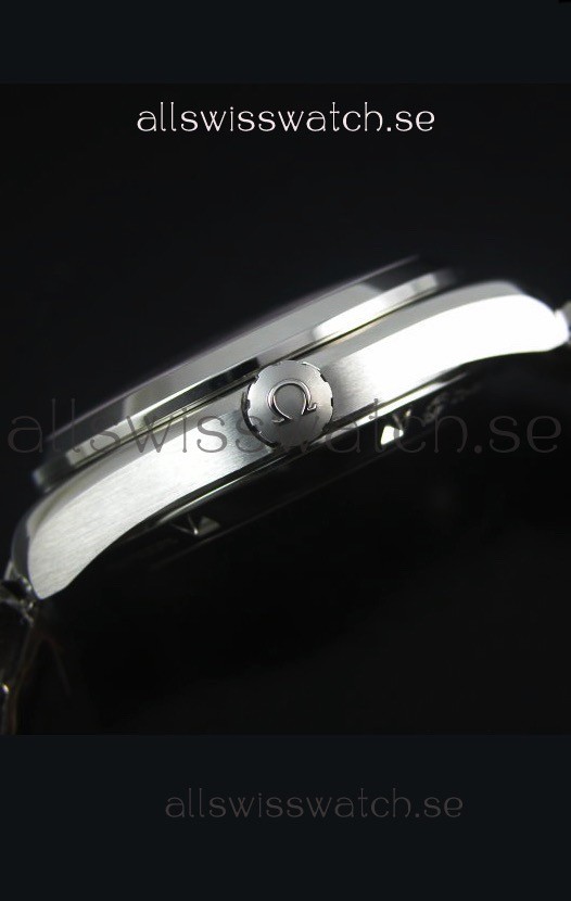 IMG_9081 Omega Seamaster COAX GMT Stainless Steel in White Dial Replica 5
