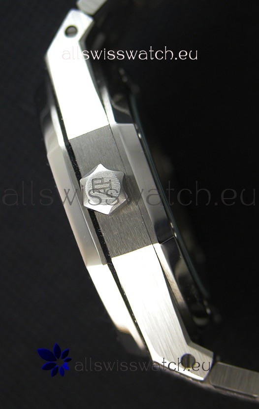 IMG_9081 Audemars Piguet Royal Oak Frosted Self-Winding White Gold Blue Dial 1:1 Mirror Replica 7