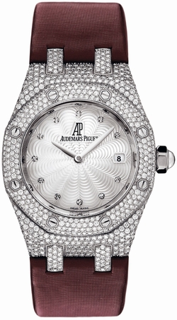 Audemars Piguet 67605BC.ZZ.D070SU.01 Royal Oak Ladies Quartz 18 kt White Gold case set with diamonds